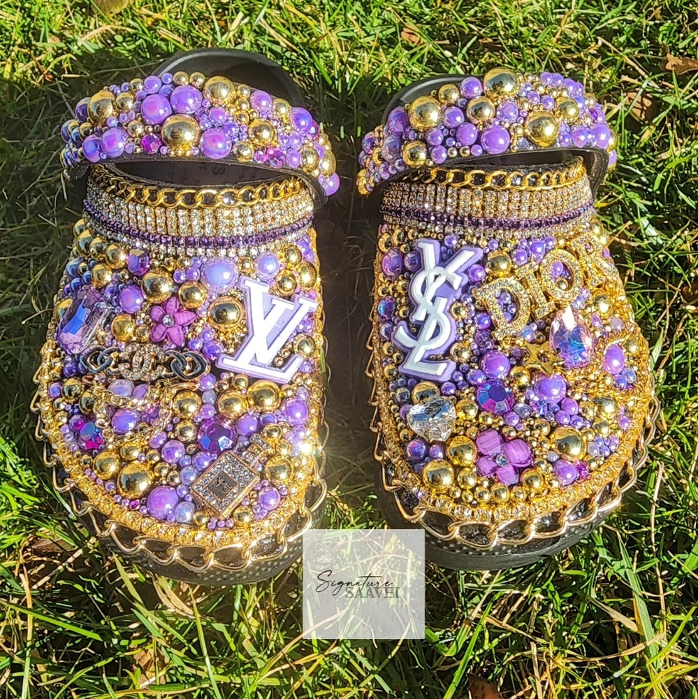 BRAND NEW Signature 'IndiGo' Crocs (Size 10C)